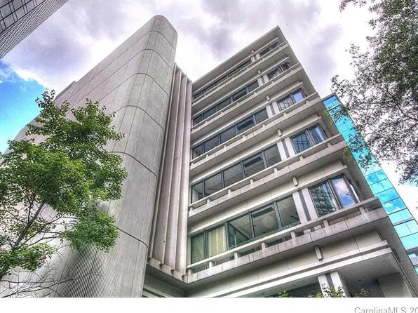 139 S Tryon St APT 3B, Charlotte, NC 28202