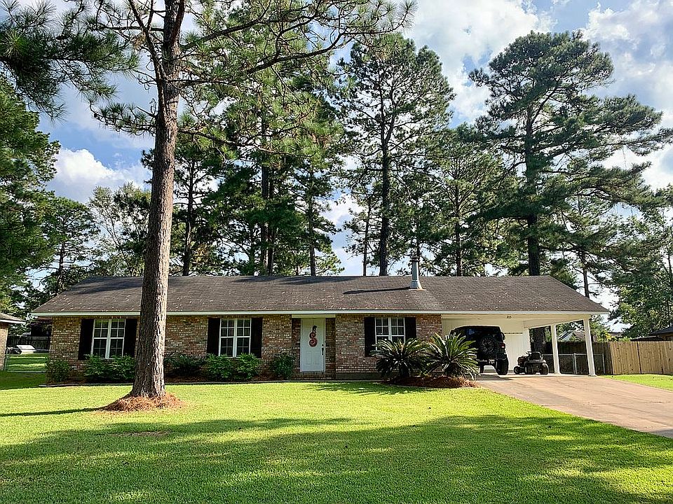 1st image of 205 Shady Crest Ln