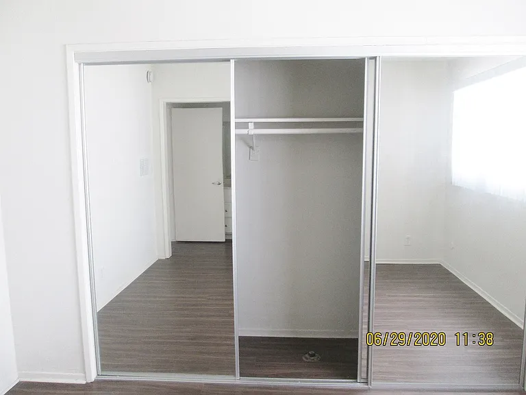 Lido Apartments - 3610 Midvale Ave — Photo 10