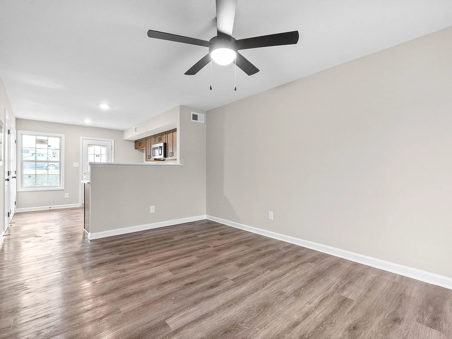 2 bed, 2.5 bath, 1000 sqft, $1,100 — Photo 2