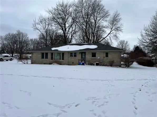 20 Pifers Ln, Sullivan, IL 61951