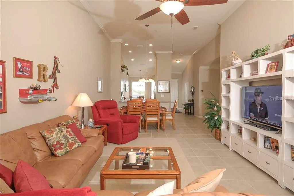 2 bed, 2.0 bath, 1616 sqft, $2,695 — Photo 3