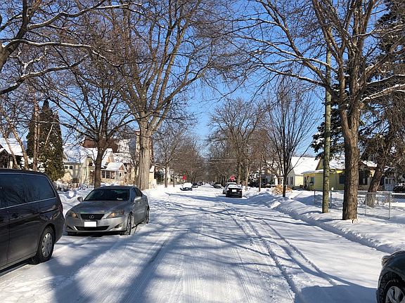 5th image of 3223 41st Ave S