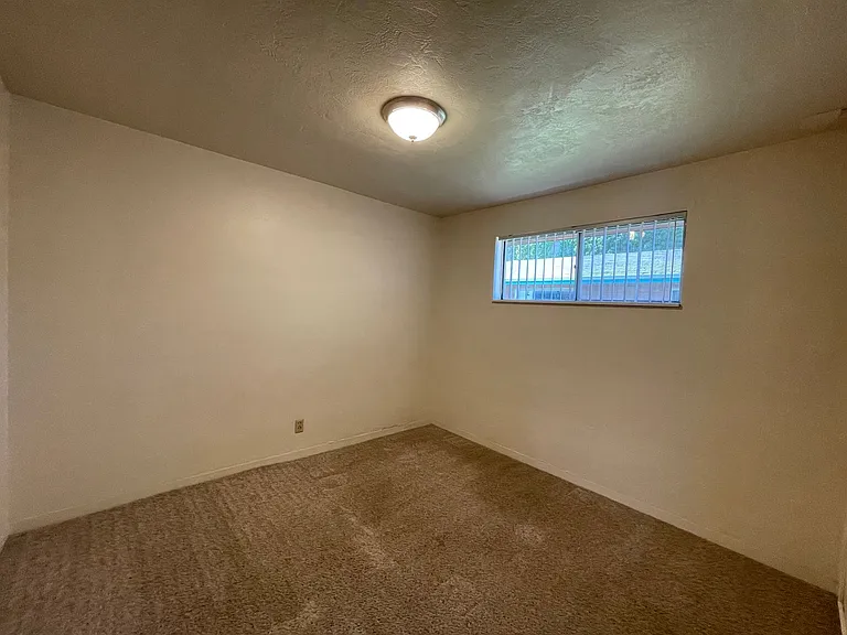 1570pe — Photo 8