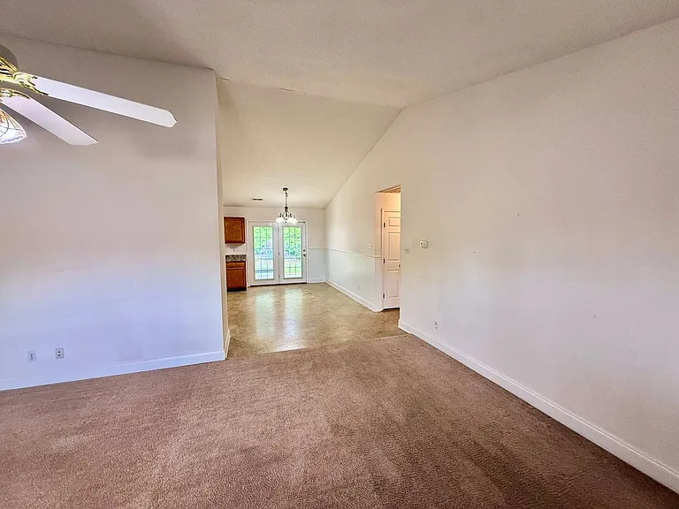 1909 Rommel Dr — Photo 4