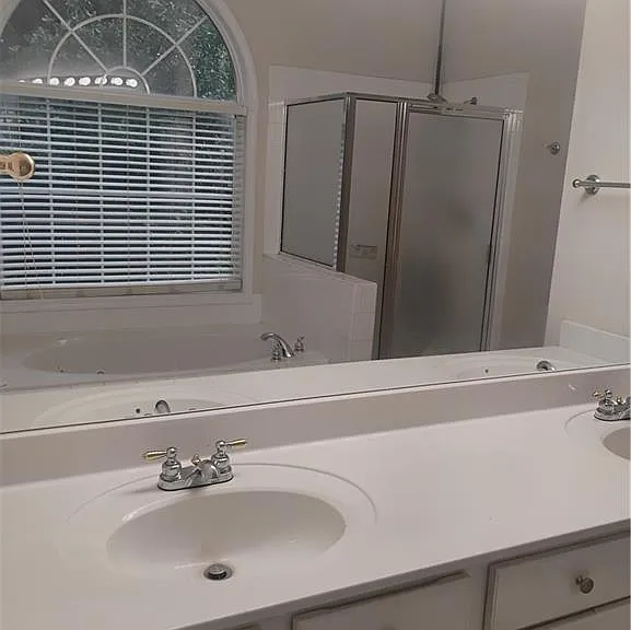 807 Sylvania Ct SE — Photo 10