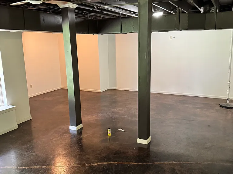 6121 Clubhouse Dr — Photo 37