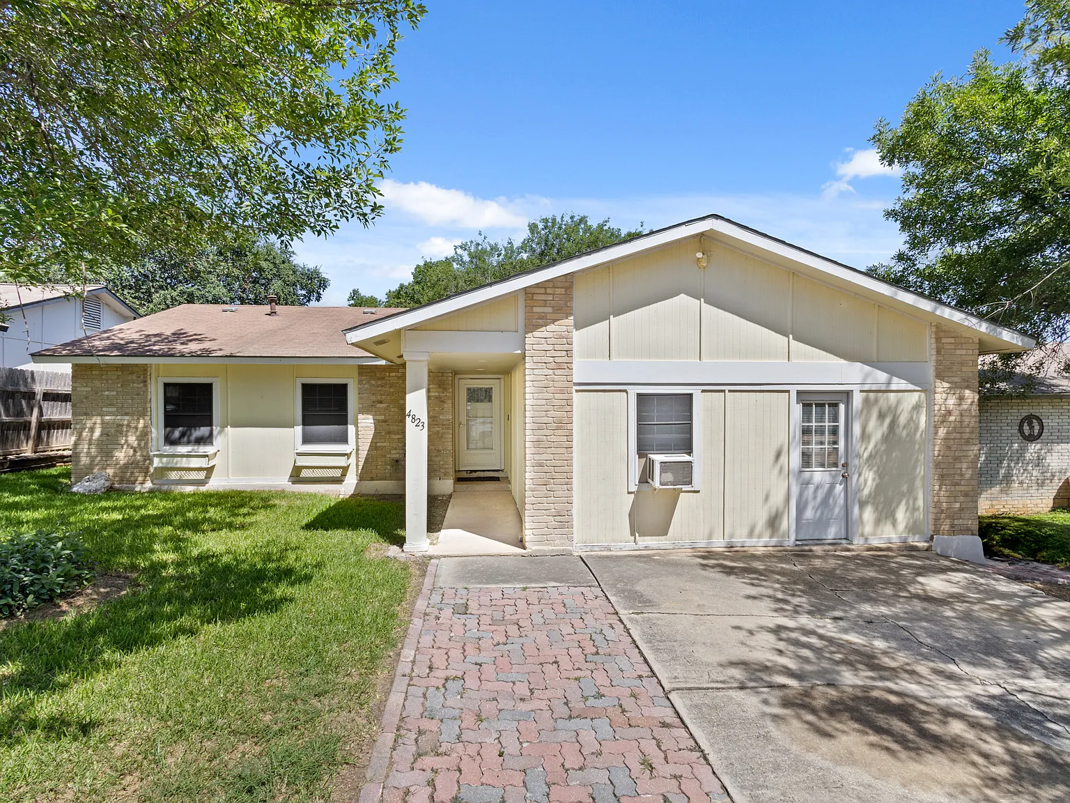 4 bed, 1272 sqft, $1,795 — Photo 1