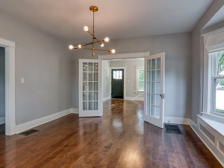 2103 Wrocklage Ave — Photo 9