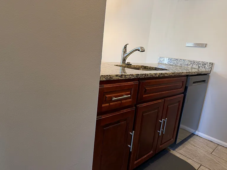 178 Berwick Pl #22M — Photo 3