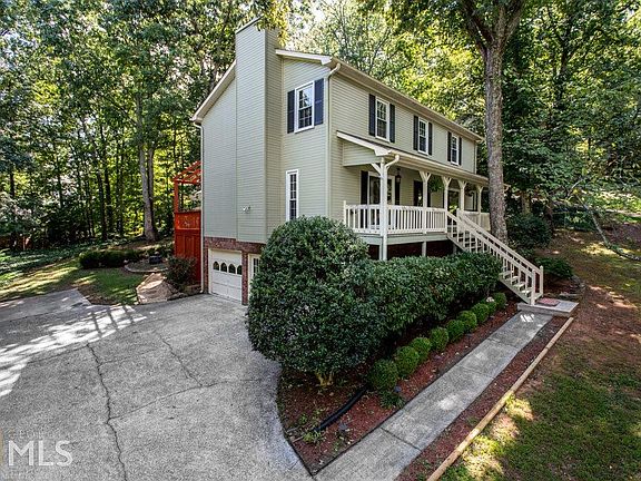 2nd image of 3272 Devaughn Dr NE
