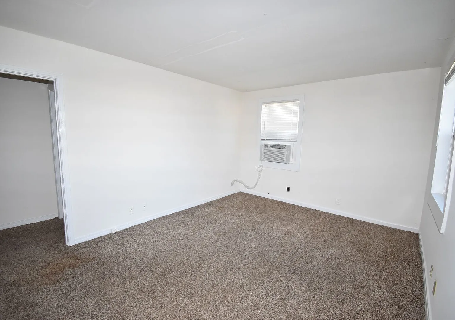 1224 Greenfield Drive Home For Rent! — Photo 2