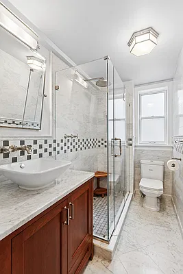 Bathroom, photo 1
