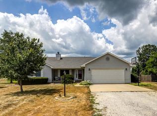 1375 County Road 2550 E, Ogden, IL 61859