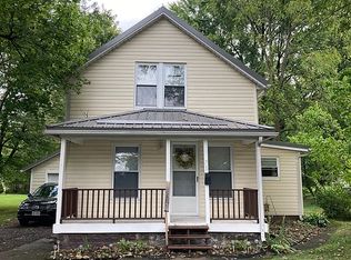 71 Beach St, Geneva, OH 44041