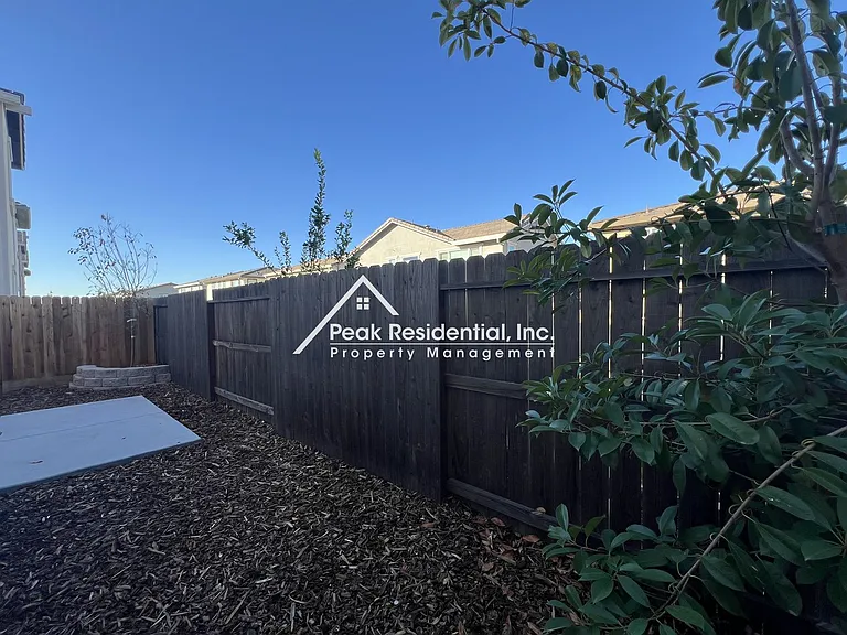 2808 Bedell St — Photo 24