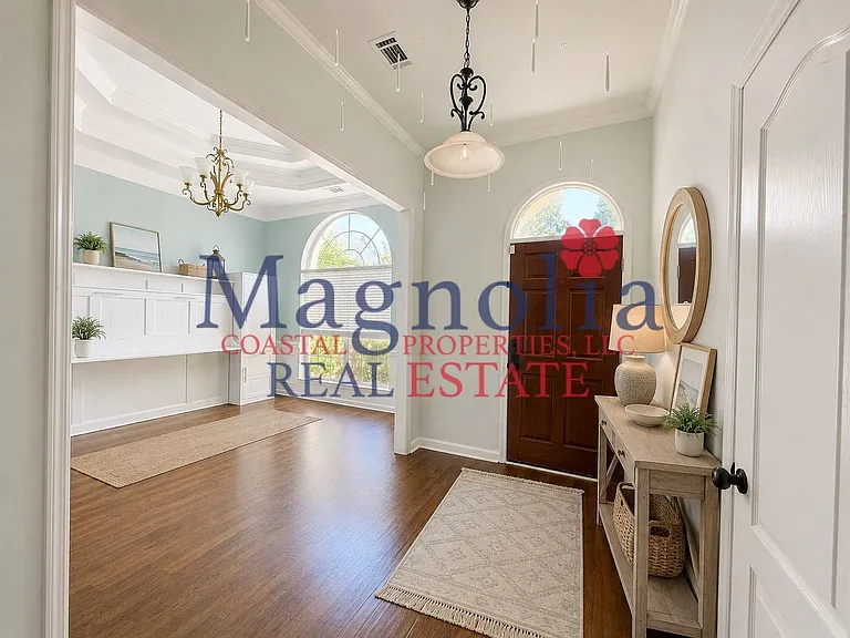 723 Oxford Dr — Photo 5