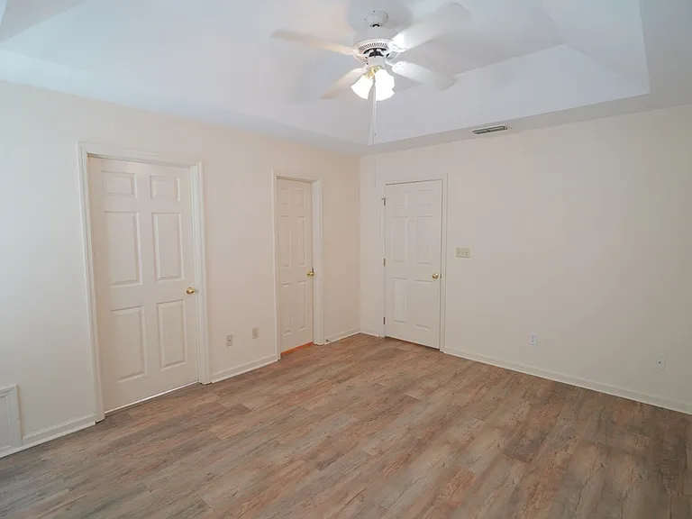 2605 Yarmouth Ln — Photo 13