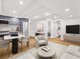 2 W 16th St