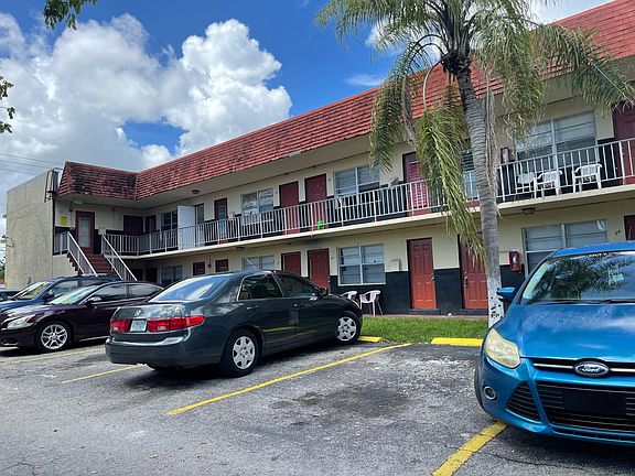 3rd image of 2506 Pierce St APT 8B