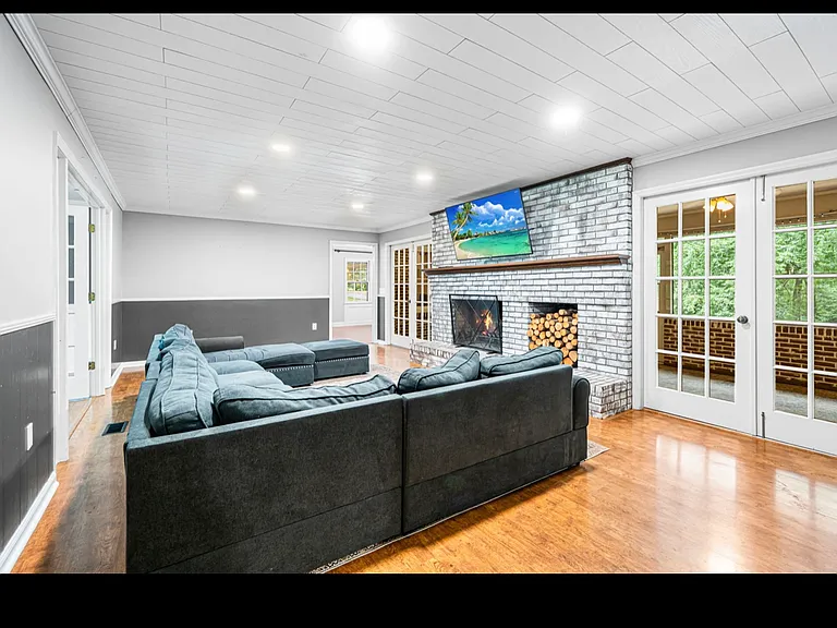 116 Wood St — Photo 4