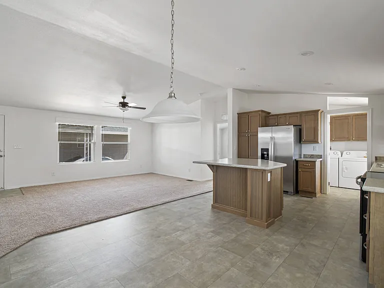 8601 N 71st Ave — Photo 14