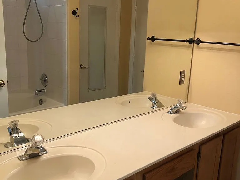 8025 Hurricane Cove Ct — Photo 8