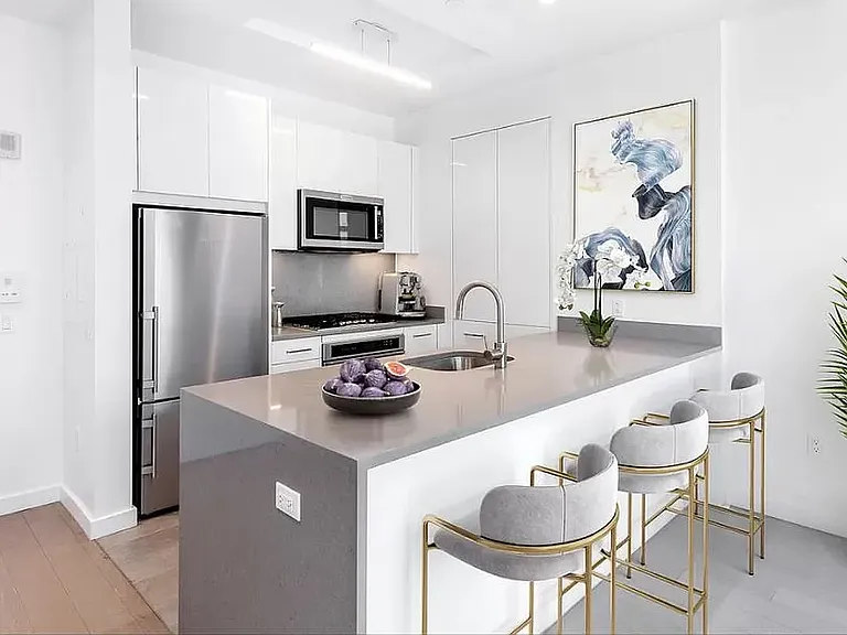 42 W 33rd St #2C — Photo 4
