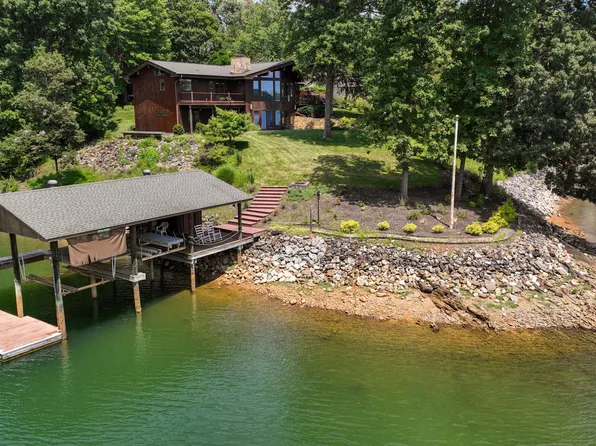 50 Fox Trail Dr, Wirtz, VA 24184