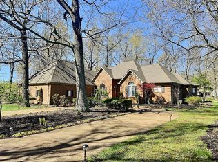1 Hickory Ln, Metropolis, IL 62960