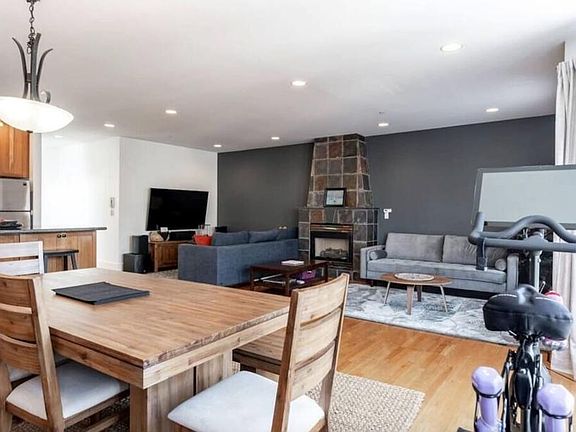 3rd image of 3637 18th St APT 1