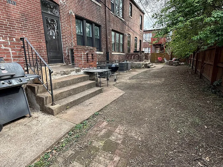1817 Thurman Ave #B — Photo 10