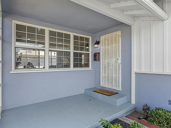 5th image of 13204 S Wilton Pl