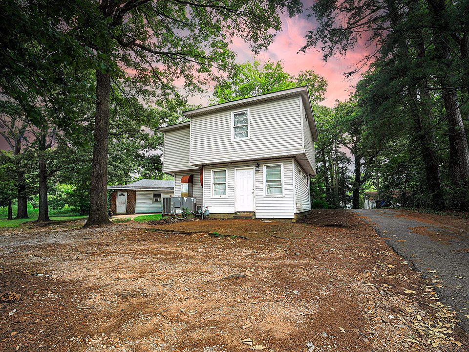 1st image of 806/806 1/2 Hermitage Dr