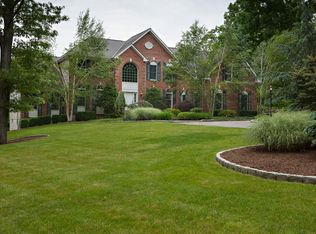 23 Pinckney Farms Ln, Carmel, NY 10512