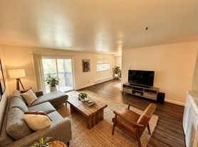 Ridgeline Apartments Assigned Parking and In-Unit Washer & Dryer