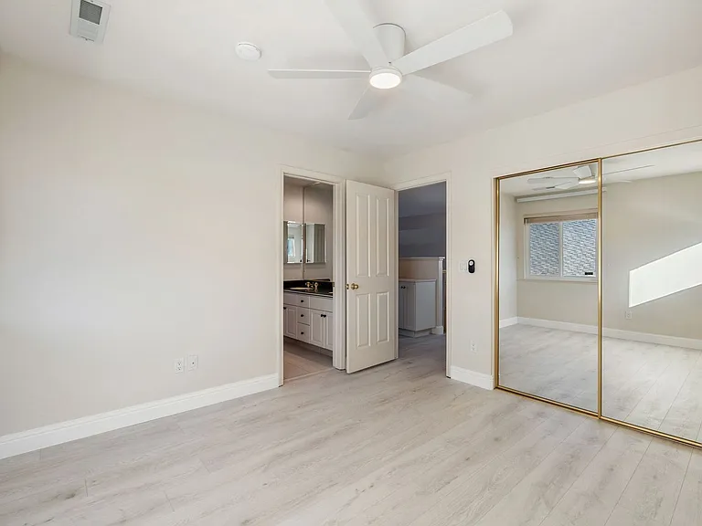 6186 Squires Ln — Photo 18