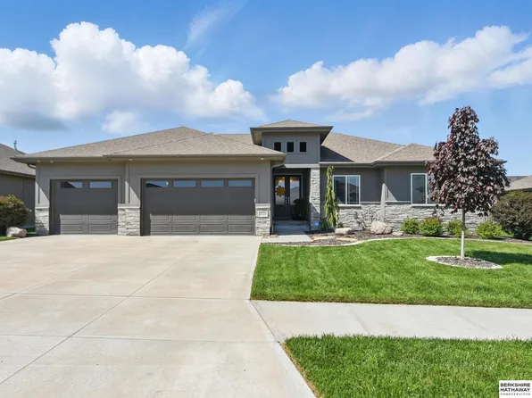 18318 Burdette St, Elkhorn, NE 68022
