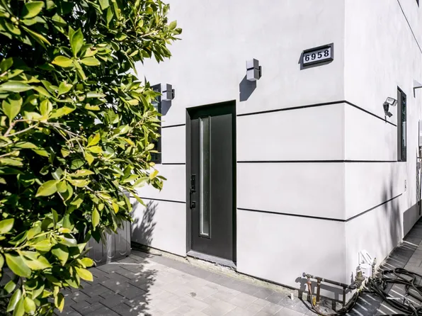 6958 Costello Ave, Van Nuys, CA 91405