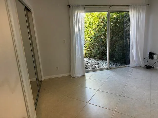 112 E Coral Fish Ln — Photo 12