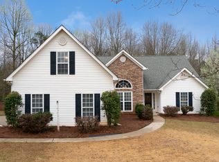 6118 Devonshire Dr, Flowery Branch, GA 30542