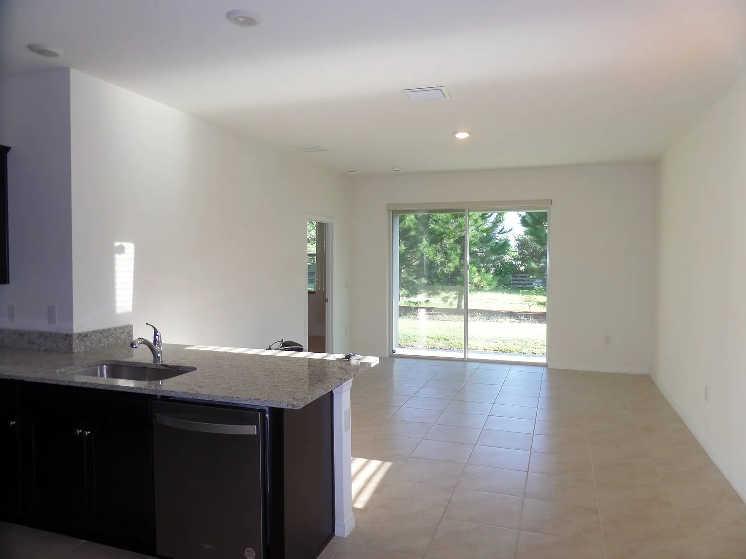 3 bed, 1504 sqft, $1,847 — Photo 4