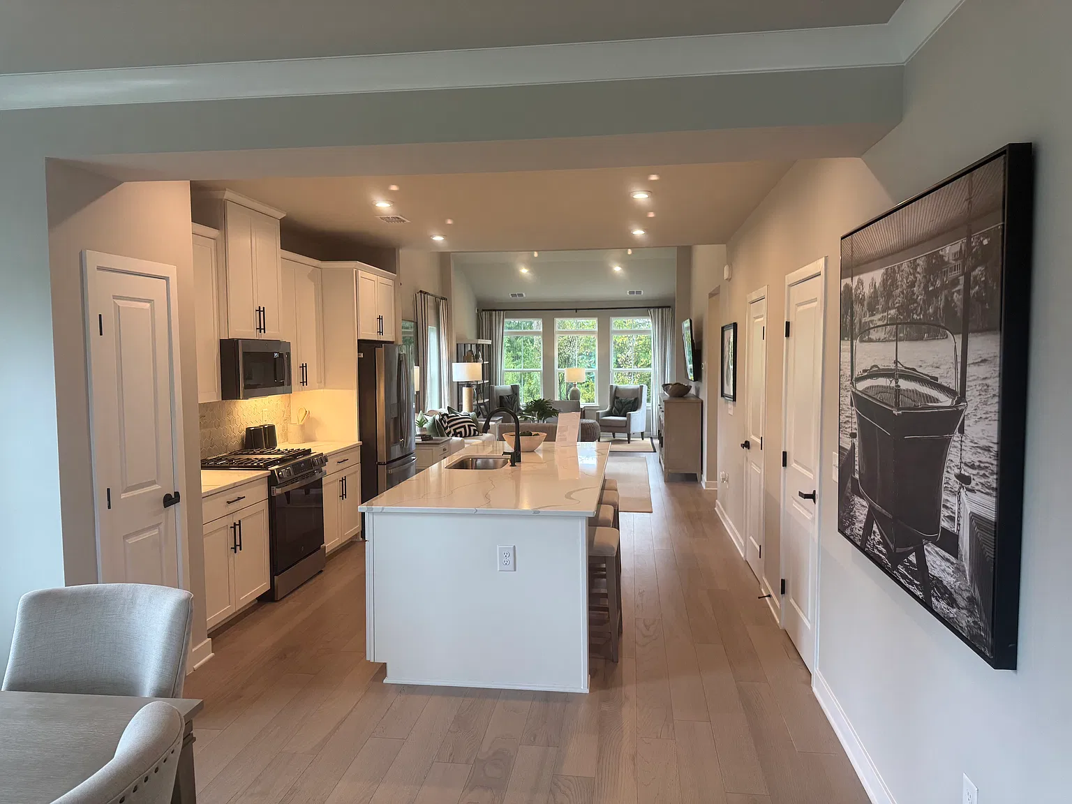 3 bed, 2.5 bath, 2056 sqft, $2,550 — Photo 4