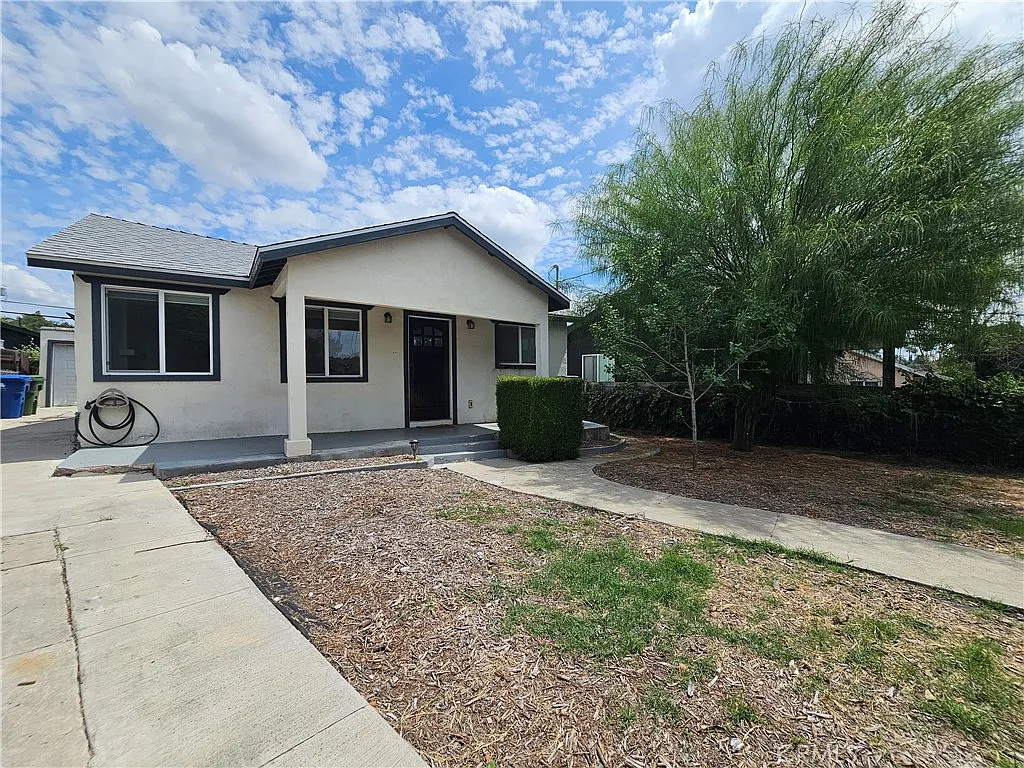 Building Photo - 3844 Portola Ave