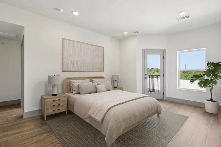 2450 Wickersham Ln — Photo 3