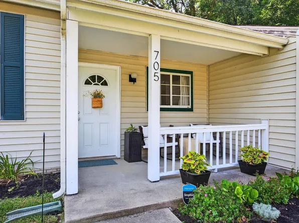 705 N Hanover Gln, Ellettsville, IN 47429