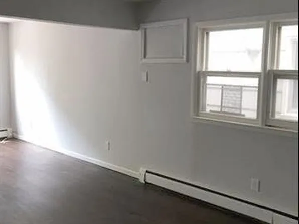 398 Ege Avenue image 7 of 12