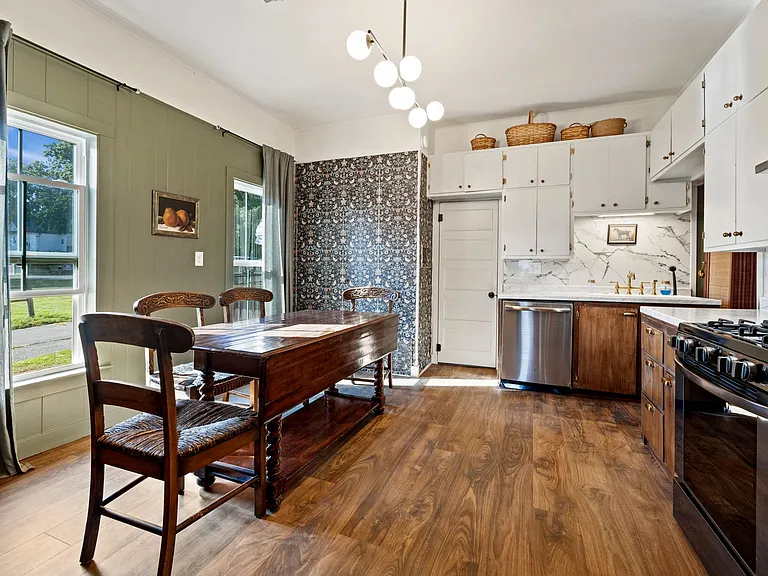 312 E Buchanan St — Photo 5