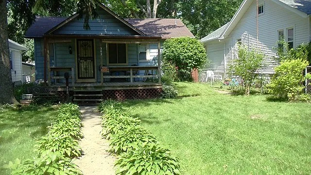 303 White Ave photo 1
