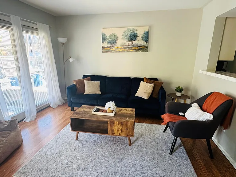 5808 Oram St #105 — Photo 8